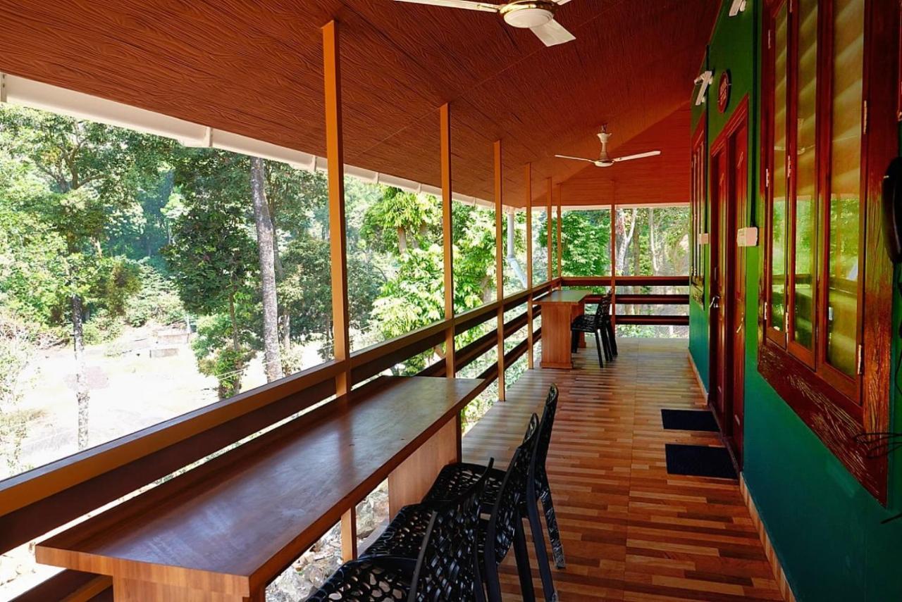 Hill Valley Farm House Nelliyampathy Exterior photo