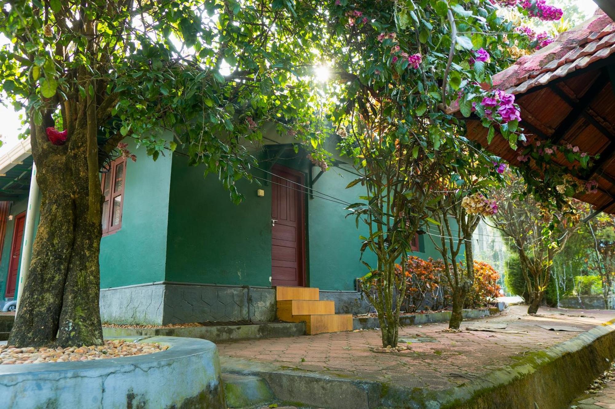 Hill Valley Farm House Nelliyampathy Exterior photo